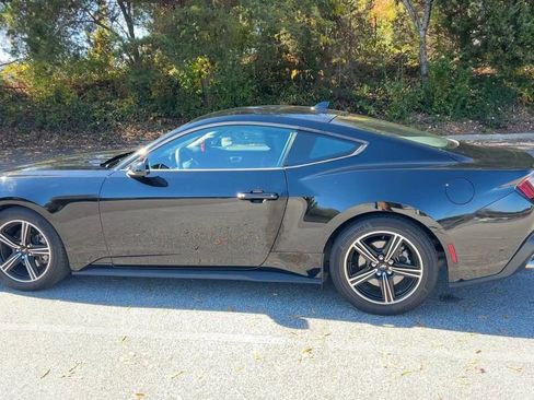 Used 2024 Ford Mustang Coupe image 37