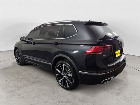 Used 2022 Volkswagen Tiguan SEL R-Line image 3