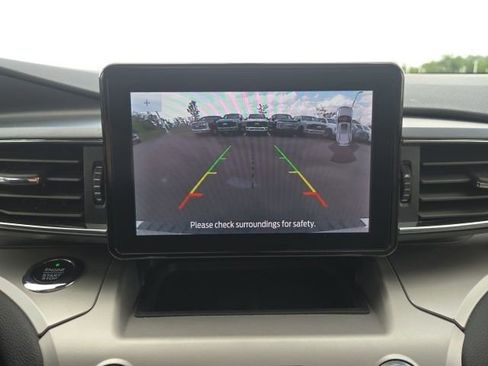 Used 2021 Ford Explorer XLT w/ Equipment Group 202A AWD/4WD image 32