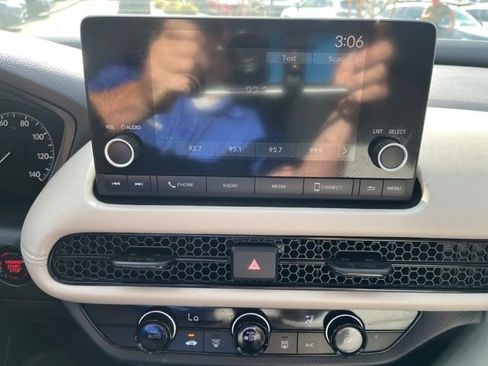 Certified 2023 Honda HR-V LX image 33