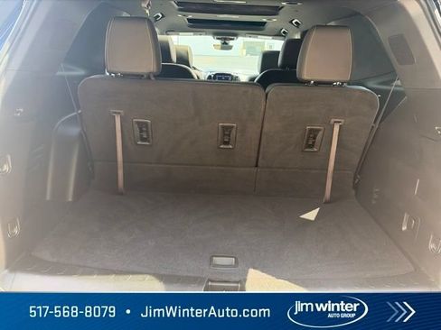Used 2023 Chevrolet Traverse LT w/ LT Premium Package AWD/4WD image 19