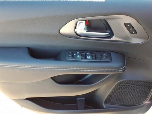 New 2026 Chrysler Pacifica Select w/ S Appearance Package image 16