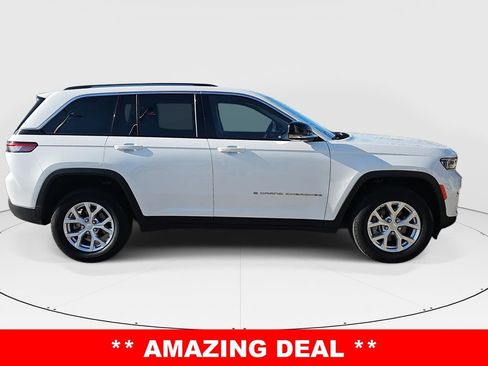 Used 2023 Jeep Grand Cherokee Limited image 2