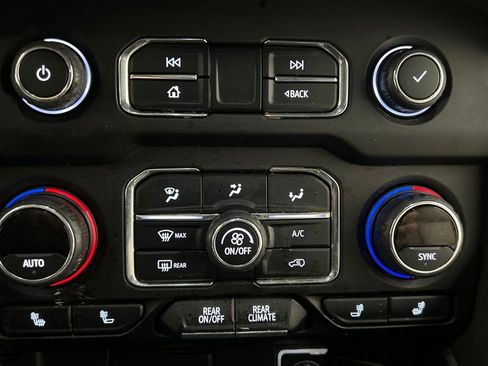 Used 2021 Chevrolet Suburban Z71 w/ Z71 Off-Road Package image 50