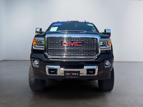 Used 2018 GMC Sierra 2500 Denali w/ Duramax Plus Package AWD/4WD image 5