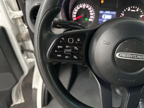 Used 2019 Freightliner Sprinter 144 image 14