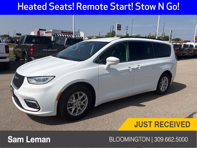 Used 2022 Chrysler Pacifica Touring-L FWD image 2