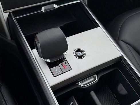 New 2026 Land Rover Range Rover Long Wheelbase SE AWD/4WD image 19