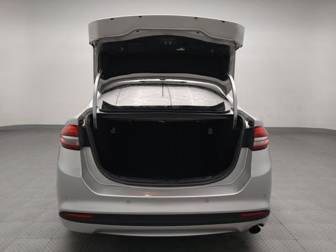 Used 2017 Ford Fusion SE w/ Equipment Group 201A image 29