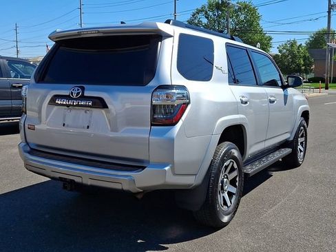 Certified 2022 Toyota 4Runner TRD Off-Road AWD/4WD image 6
