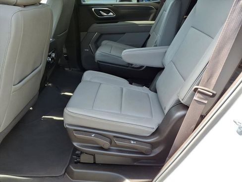 Used 2024 GMC Yukon SLT AWD/4WD image 13