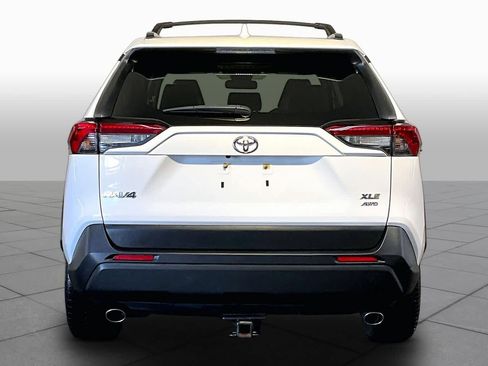 Used 2019 Toyota RAV4 XLE Premium AWD/4WD image 5