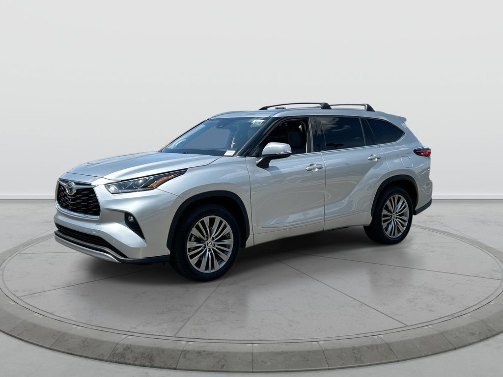 Used 2021 Toyota Highlander Platinum FWD image 4
