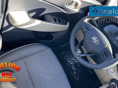 New 2026 Hyundai Venue SEL image 28