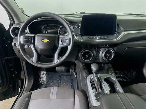 Used 2023 Chevrolet Blazer LT image 17