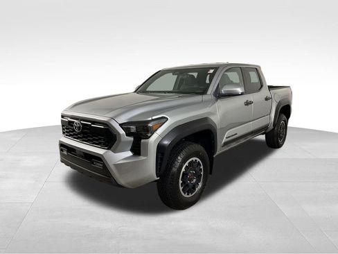 Certified 2024 Toyota Tacoma TRD Off-Road image 4
