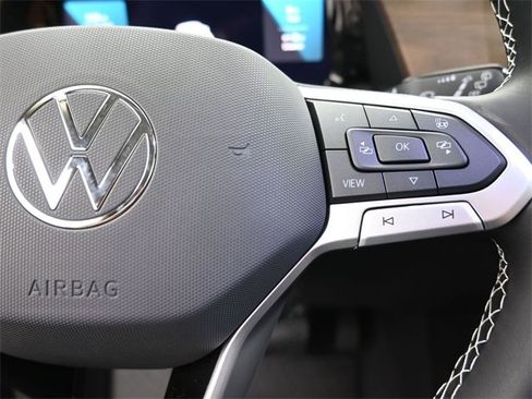 New 2026 Volkswagen Atlas SE image 2