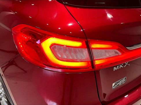 Used 2018 Lincoln MKX Reserve w/ Driver Assistance Package FWD image 23