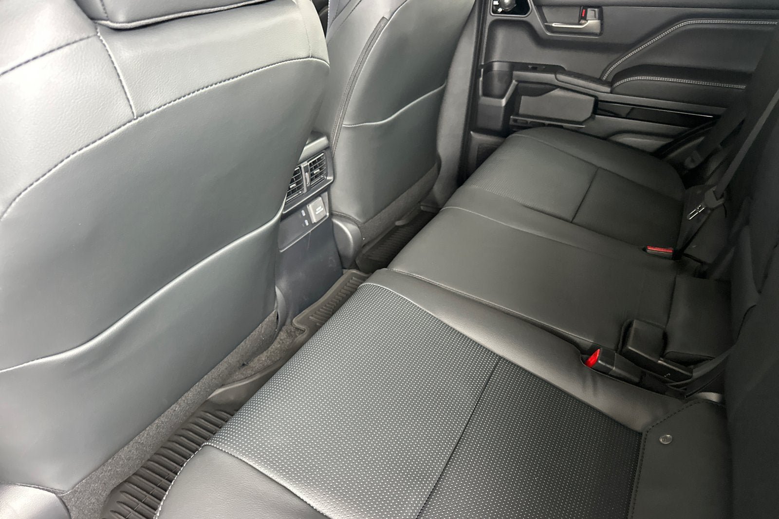 New 2026 Toyota 4Runner Limited AWD/4WD image 14
