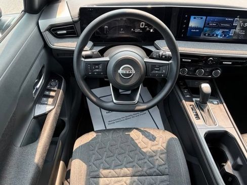 Certified 2025 Nissan Kicks SV AWD/4WD image 33
