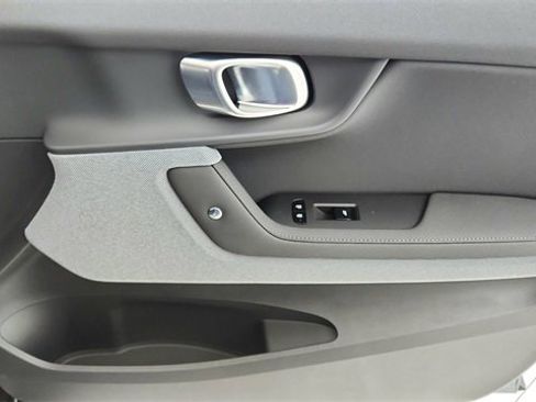 Used 2022 Polestar Polestar 2 image 22