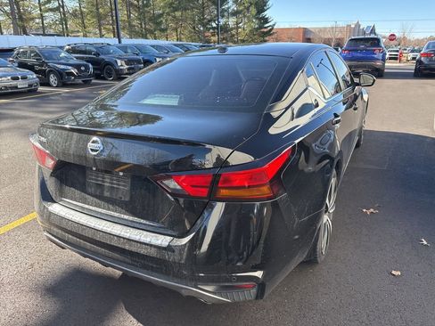 Used 2020 Nissan Altima 2.5 SR w/ Premium Package image 3