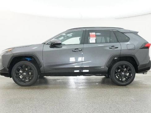 New 2025 Toyota RAV4 SE image 19