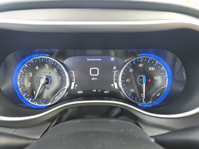 New 2027 Chrysler Pacifica Select AWD/4WD image 13