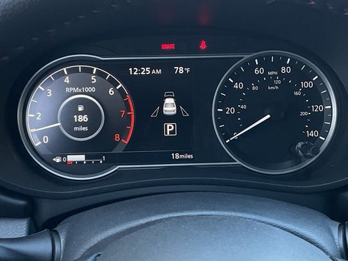 New 2025 Nissan Versa SR w/ Trunk Package image 20