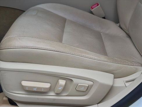 Used 2015 Lexus ES 350 w/ Luxury Package FWD image 4