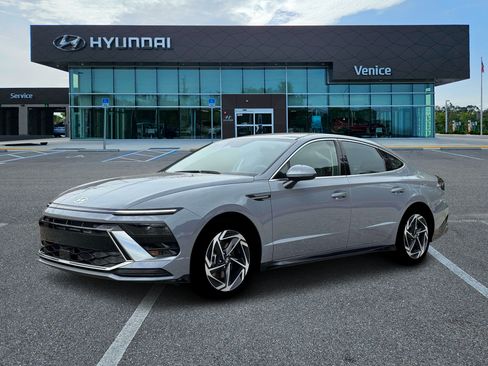 New 2026 Hyundai Sonata SEL FWD image 2