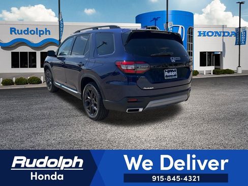 New 2025 Honda Pilot Touring image 3