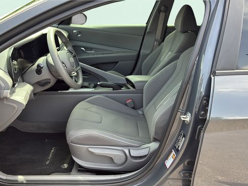 Used 2024 Hyundai Elantra SEL FWD image 13