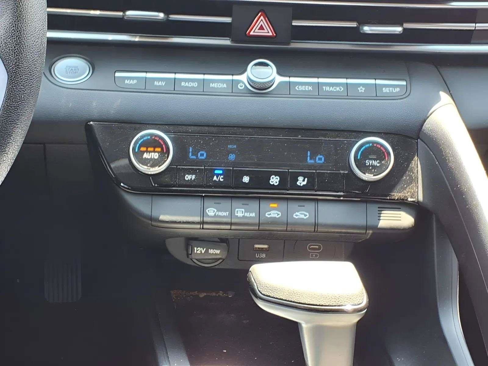 Certified 2024 Hyundai Elantra SEL FWD image 14