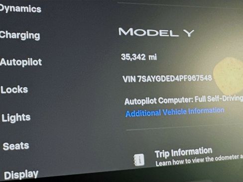 Used 2023 Tesla Model Y 2WD image 18