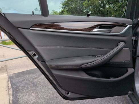 Used 2023 BMW 530e w/ Executive Package RWD image 37