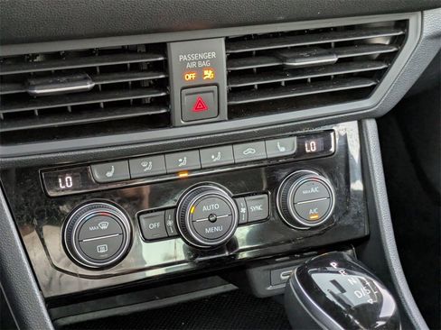 Used 2024 Volkswagen Jetta SE image 22