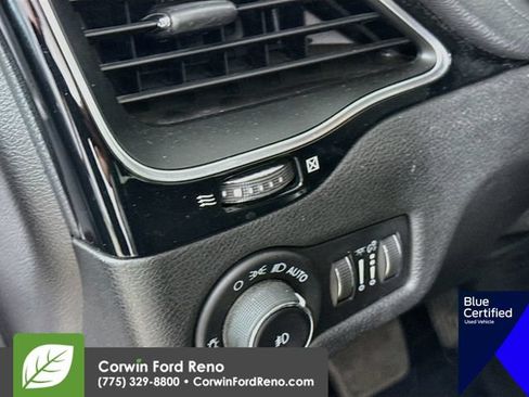 Used 2020 Jeep Cherokee Latitude Plus AWD/4WD image 13