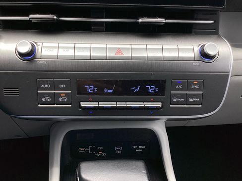 Used 2024 Hyundai Kona SEL FWD image 21