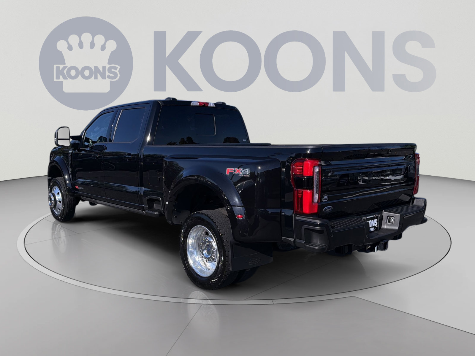 Used 2025 Ford F450 Platinum w/ FX4 Off-Road Package AWD/4WD image 4