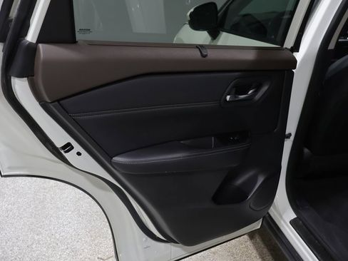 Used 2023 Nissan Rogue SV w/ SV Premium Package AWD/4WD image 25