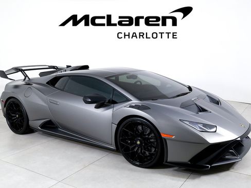 Used 2021 Lamborghini Huracan STO RWD image 2
