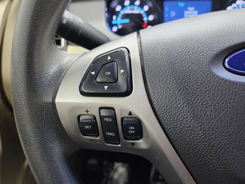 Used 2016 Ford Taurus SE image 28