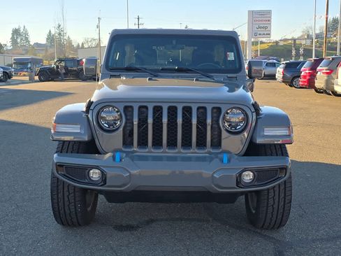 Used 2022 Jeep Wrangler Unlimited Sahara AWD/4WD image 8