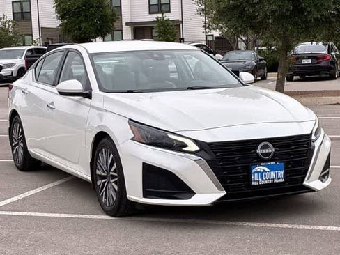 Used 2023 Nissan Altima 2.5 SV FWD image 8