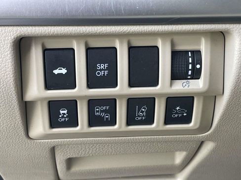 Used 2017 Subaru Legacy 2.5i Limited AWD/4WD image 10