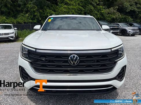 Used 2024 Volkswagen Atlas Cross Sport SEL R-Line AWD/4WD image 8