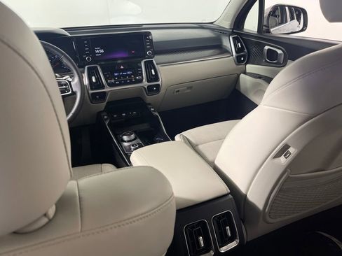 Used 2023 Kia Sorento EX image 17