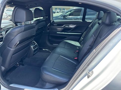 Used 2021 BMW 750i xDrive w/ Executive Package AWD/4WD image 5