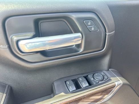 Used 2021 Chevrolet Silverado 1500 LT Trail Boss w/ Convenience Package II AWD/4WD image 13